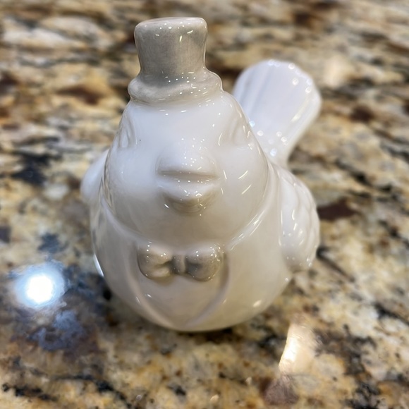 NEW IN BOX Mr. and Mrs. Chicken Salt and Pepper Shakers - Picture 4 of 7